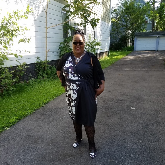 Meet your Posher, Dyanna - Picture 3 of 6